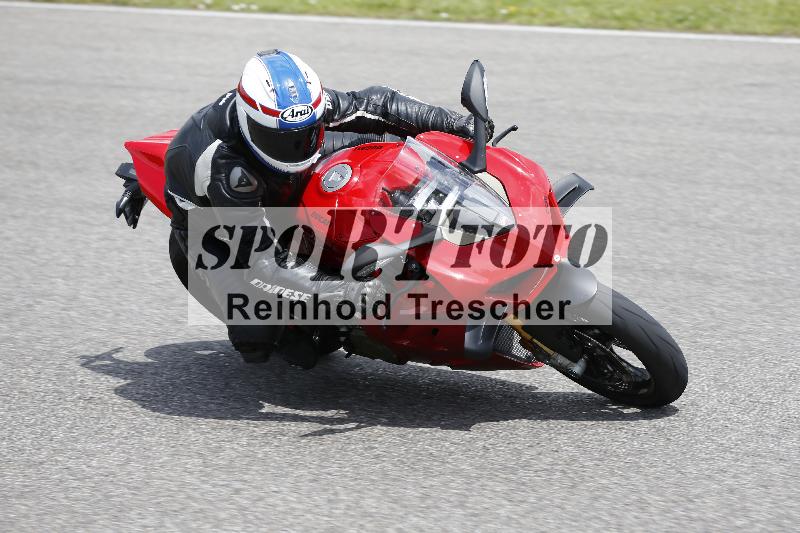 /Archiv-2024/29 12.06.2024 MOTO.CH Track Day ADR/Gruppe gelb/unklar